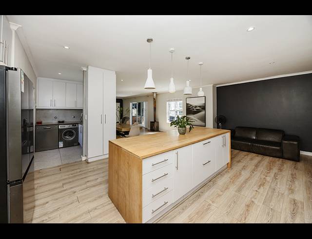 4 BEDROOM FREEHOLD SOLD IN SUNNINGDALE